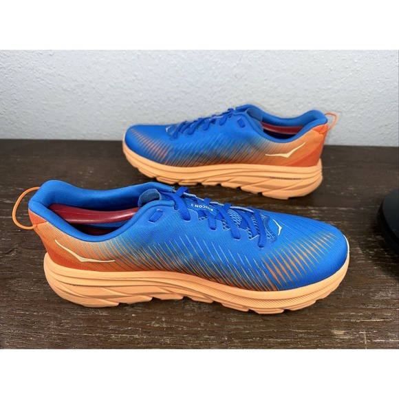 Athletic_Shoes